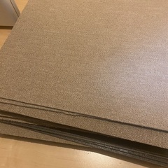 【未掃除機】ニトリのタイルカーペットもらってください