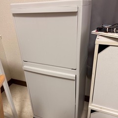 美品 キャスター付き 収納ボックス 2段 ゴミ箱にもなる