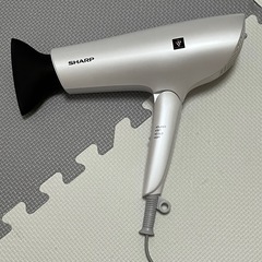 シャープドライヤー　風弱いです
