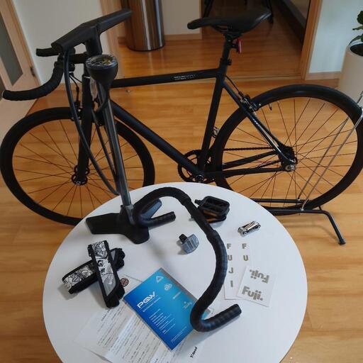 FUJI TRACK ARCVサイズ49 室内保管自転車おしゃれロードバイク