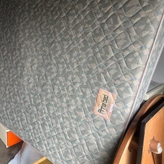 ☆無料☆セミダブルベッド　引き出しつきの画像