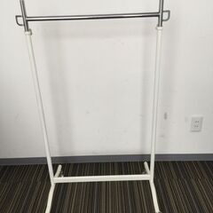 ○ハンガーラック 幅66㎝(フック掛け幅56㎝)×奥行42㎝ 高さ調整可能高さ110-190㎝程度 収納家具 衣装収納 衣類掛け キャスター 中古品(NF250525)360-470の画像