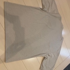 UNIQLOTシャツの画像