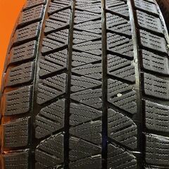 BS BRIDGESTONE BLIZZAK DM-V3 255/45R20 20インチ スタッドレス 4本 22年製 ベンツ/GLA/GLB/GLC/GLCクーペ/GLE等　(KTN384) の画像