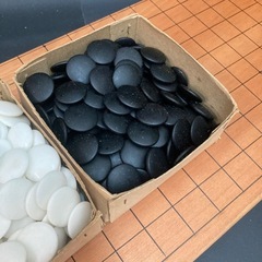 携帯囲碁セット 碁石 碁盤 折りたたみ　木製囲碁盤と白黒石セットの画像
