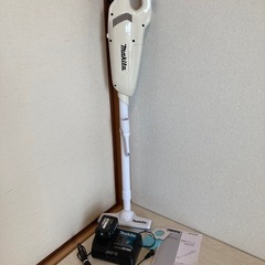 マキタ MAKITA CL107FD 充電式クリーナー　掃除機