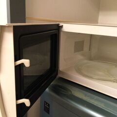 【中古ガラス丸皿付き】SHARP RE-TD1 単機能電子レンジの画像