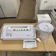 【超美品‼️】定価12,800円♪ 真空パックんプラス 真空パック機 真空容器付き 真空保存 食品長期保存 の画像