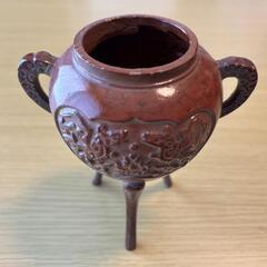 【良品】アンティーク風 三足香炉 赤茶色 彫刻入りの画像