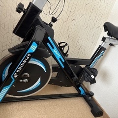 室内サイクリングマシン