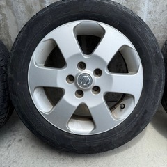 日産セレナ16インチタイヤホイールの画像