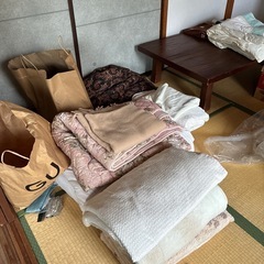 ふとん各種、毛布など