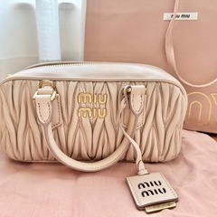 miumiu ほぼ新品バッグ　限定カラー
