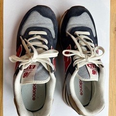 ニューバランス　スニーカーの画像