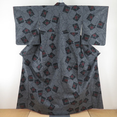 紬 着物 大島紬 黒色ｘ灰色ｘ赤色 四角に花模様 袷 バチ衿 正...