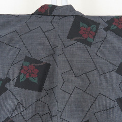 紬 着物 大島紬 黒色ｘ灰色ｘ赤色 四角に花模様 袷 バチ衿 正絹 仕立て上がり着物 身丈158cm 【キモノオフ野々市若松店】の画像