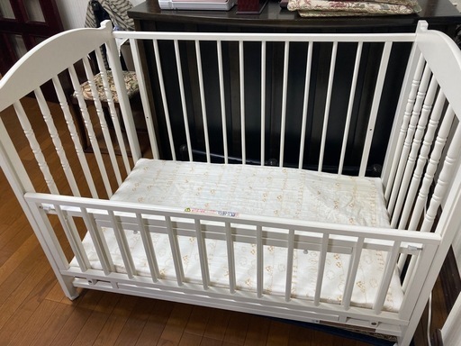 ベビーベッド 石崎家具 2024 エリーゼ ホワイト 小傷あり ☆除菌清掃済