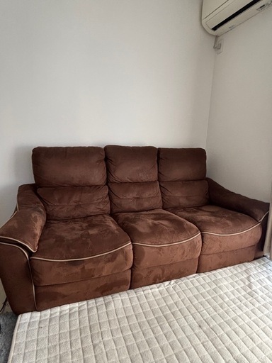 【値下げしました
】自動リクライニングソファ