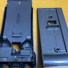 【純正】ダイソン掃除機 壁取り付け 収納用ブラケットの画像