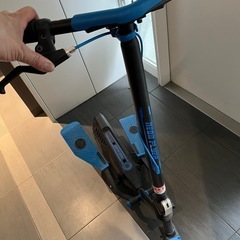 ネオンYフライヤーペダル式キックボード