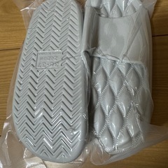 新品 スリッパ、サンダル 1足の画像