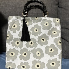 いいね無し即買いタッセルおまけ　トートバッグ　新品