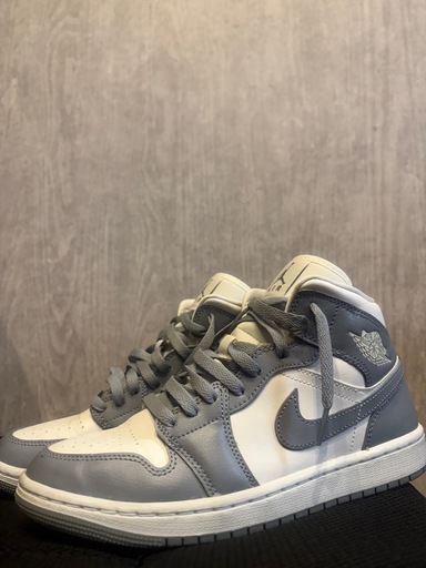 エアジョーダン 1ミッド