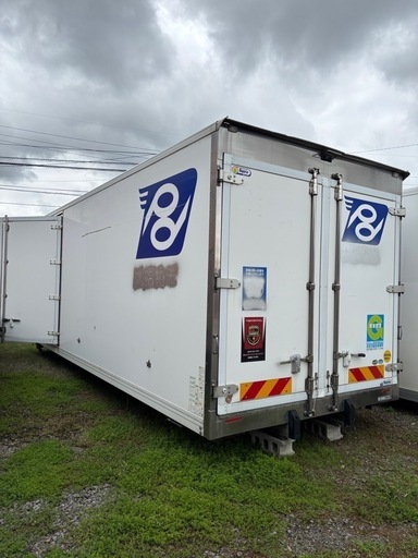 トラックコンテナ　断熱材入り　作業スペース等に