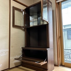 レトロなテレビ台の画像