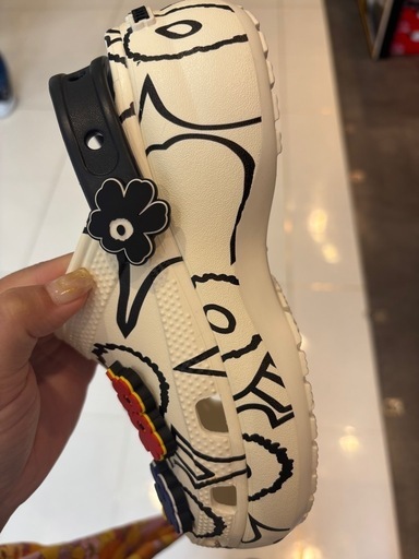 海外正規店購入）マリメッコ クロックス Classic Clog Multi Buy Crocs