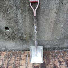 スコップ　雪降ろし　長さは107センチ