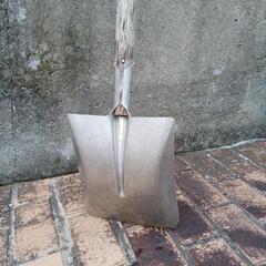 スコップ　雪降ろし　長さは107センチの画像