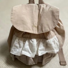 ベージュ　さくらんぼリュック
