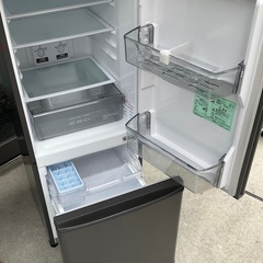 【RKGRE-513】特価！三菱/146L 2ドア冷凍冷蔵庫/MR-P15H-H/中古品/2023年製/当社より近隣無料配達！の画像
