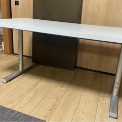 テーブル