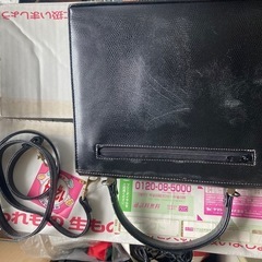 黒バッグの画像