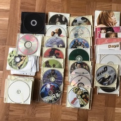 よく分かりませんが古いCDとDVDまとめて