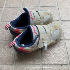 アシックス　19センチ