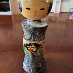 美しい顔立のこけし　中尊寺土産