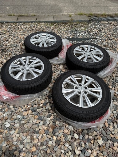 取引中スタッドレスホイールセット　205/60/16