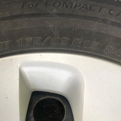 175/65/R15 タイヤの画像