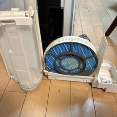 SHARP 空気清浄機 ホワイト　KC-D50の画像
