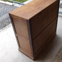 ヴィンテージ木製抽斗キャビネットの画像