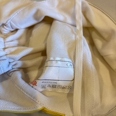 黄色の保育園用の帽子の画像