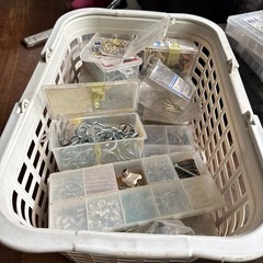 釘金具一色の画像