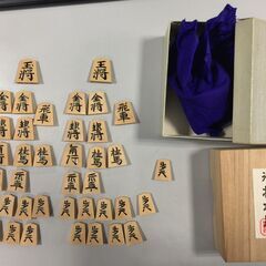 ○【駒・将棋盤セット】天童特産御将棋駒 将棋盤35×30.5×27.5㎝ 玩具 将棋 ボードゲーム 中古品(NF250525)360-472の画像