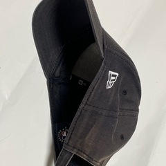 ✨定番人気✨ New Era 9FORTY NYキャップ ブラック × ホワイトの画像