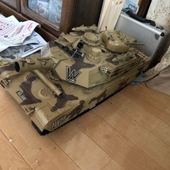 戦車　1/10  
全長84cm オブジェに！