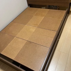 ダブルベッド　フレーム