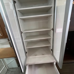 食器棚の画像